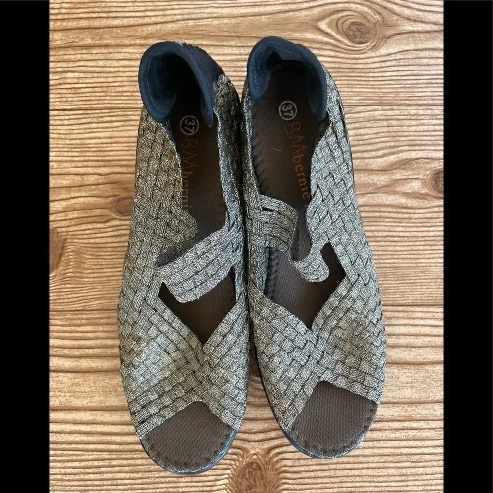𝅺BM Bernie Mev metallic woven wedge sandals , size EU 37.